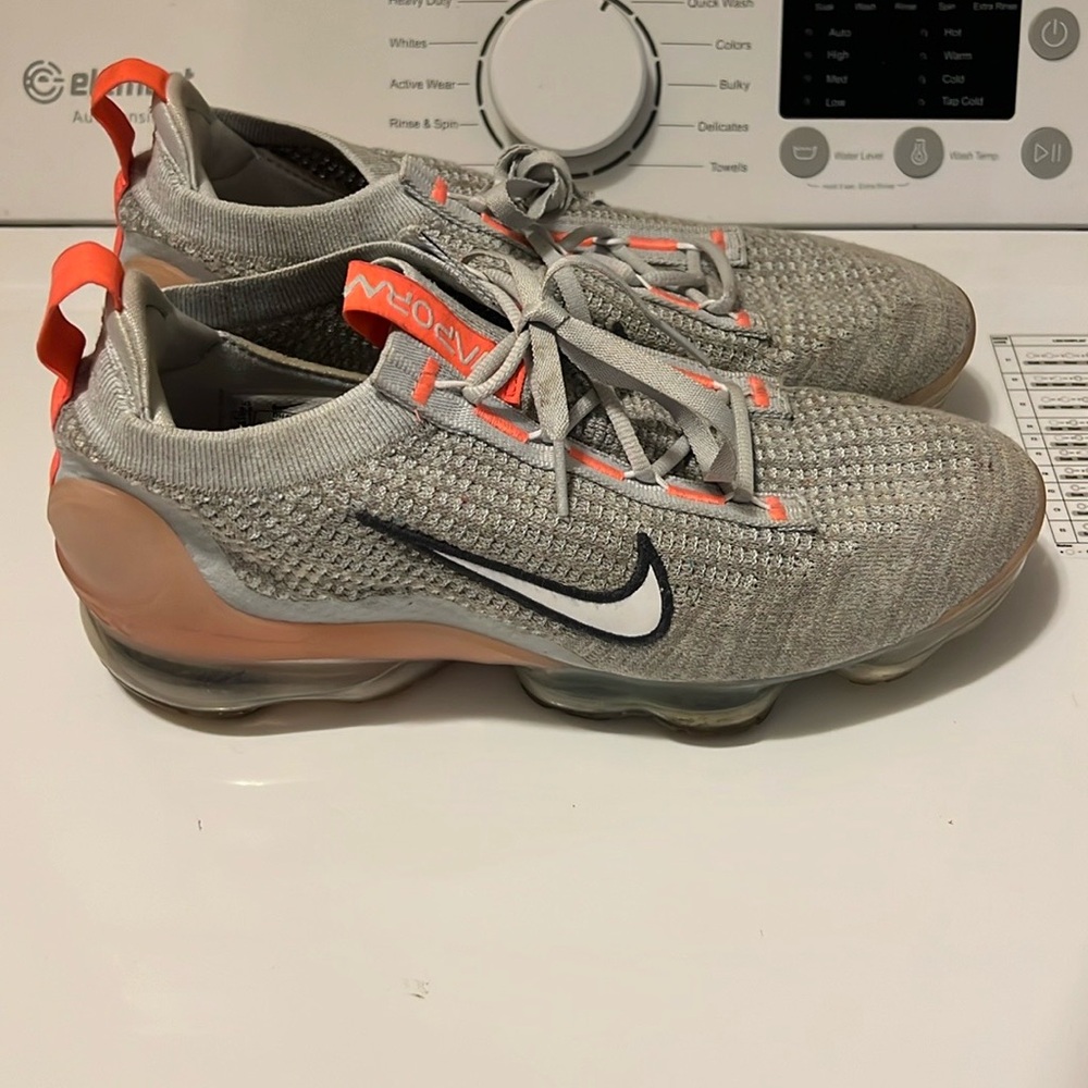 Nike Gray and Peach Vapormax
